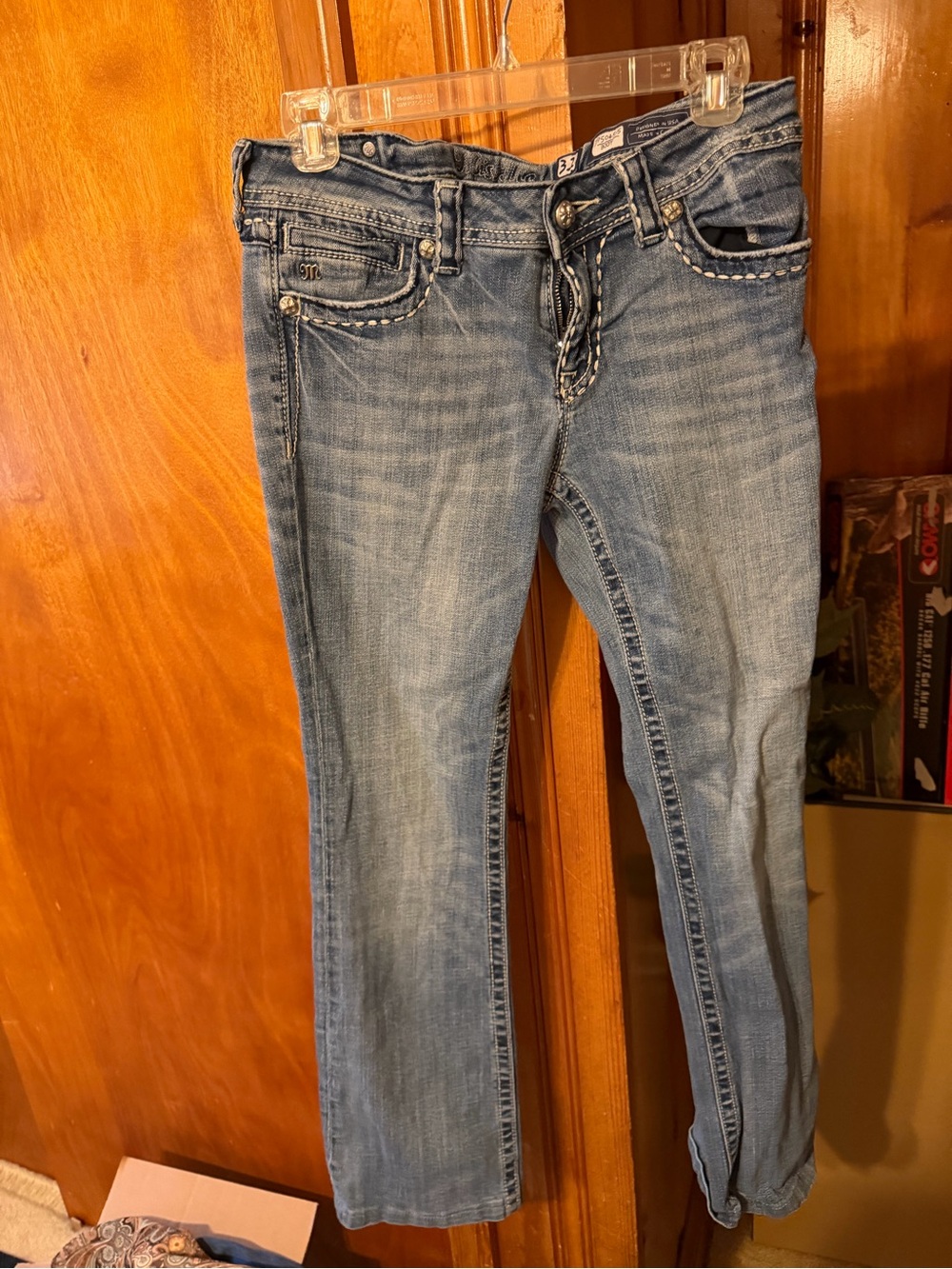 Women’s Light Wash Blue Jeans